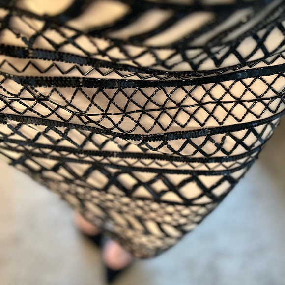 Alice and Olivia Black and Cream Embellished Dress size 8 - Picture 2 of 8